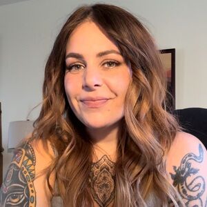 Meet your Posher, Becca